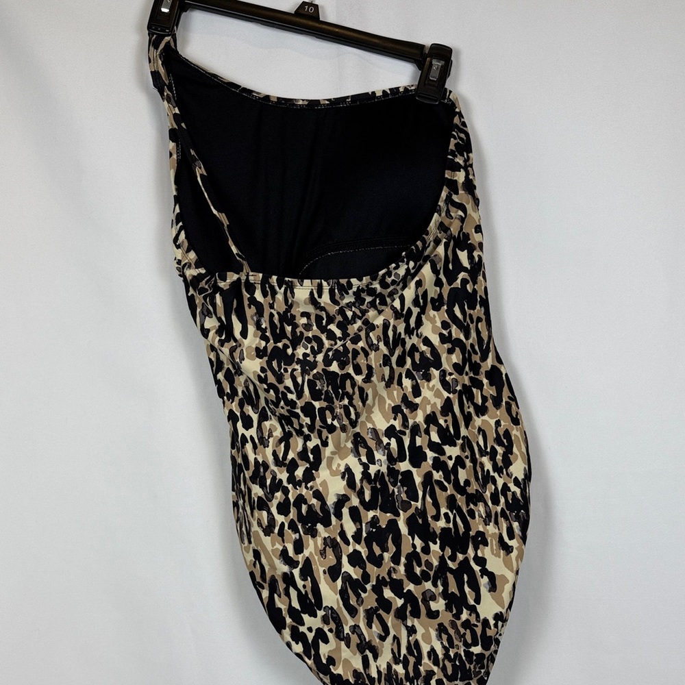 ☀️Ellen Tracy Leopard Print One-Piece Swimsuit - Black and Tan - Picture 3 of 4